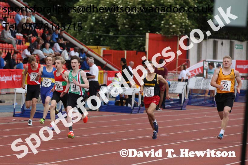 Junior boys 300 metres, 2015 English Schools Track and Field Champs., Gateshead Stadium. Photo: David T. Hewitson/Sports for All Pics